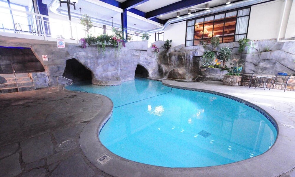 Sidney James Mountain Lodge indoor pool