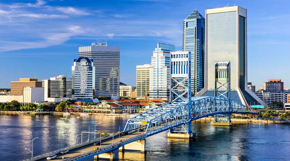 The skyline of Jacksonville, Florida, one of the largest cities in the USA, with a bridge.