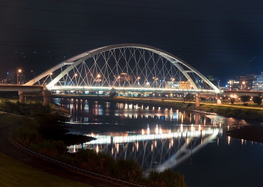 Best places to live in Alberta. The Walterdale Bridge at Night