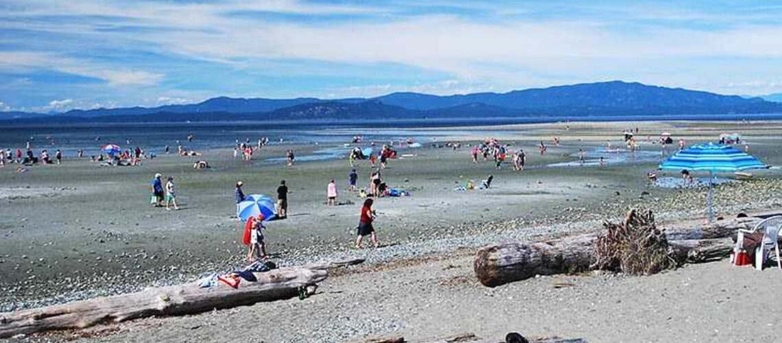 8 Amazing Parksville Beaches & Qualicum Beach BC Canada - Mountain